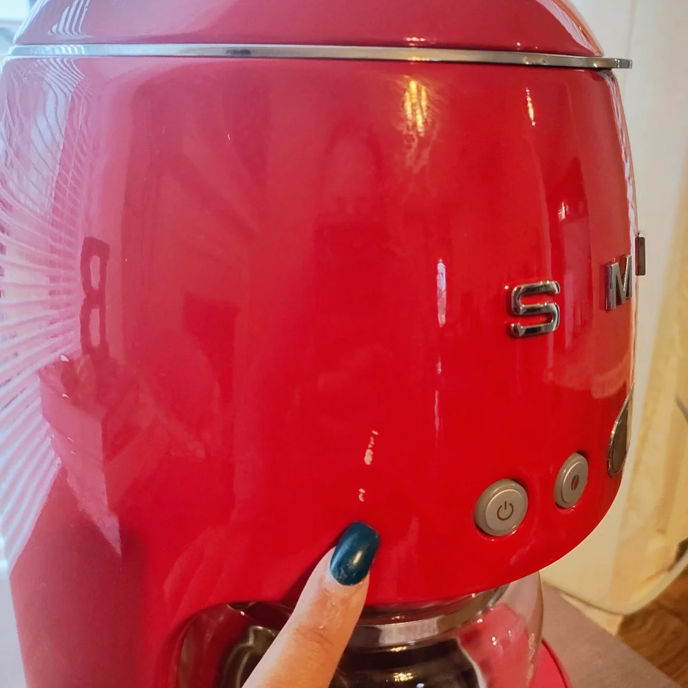 SMEG Retro Red Coffee Machine - Picture 7 of 11